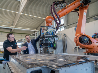 Liebherr mit Personen