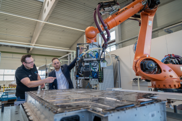 Liebherr mit Personen